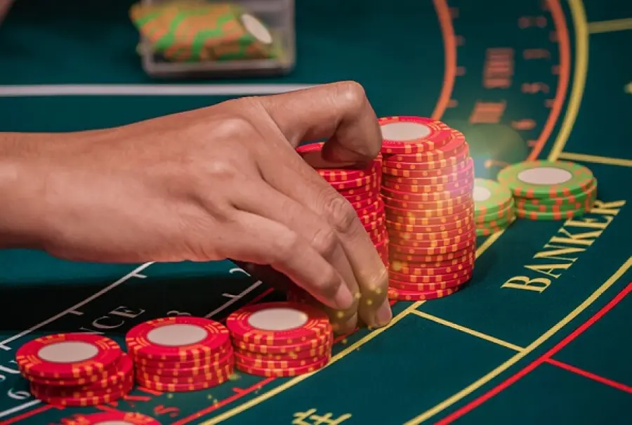 Come si gioca a baccarat: scopriamo le regole base